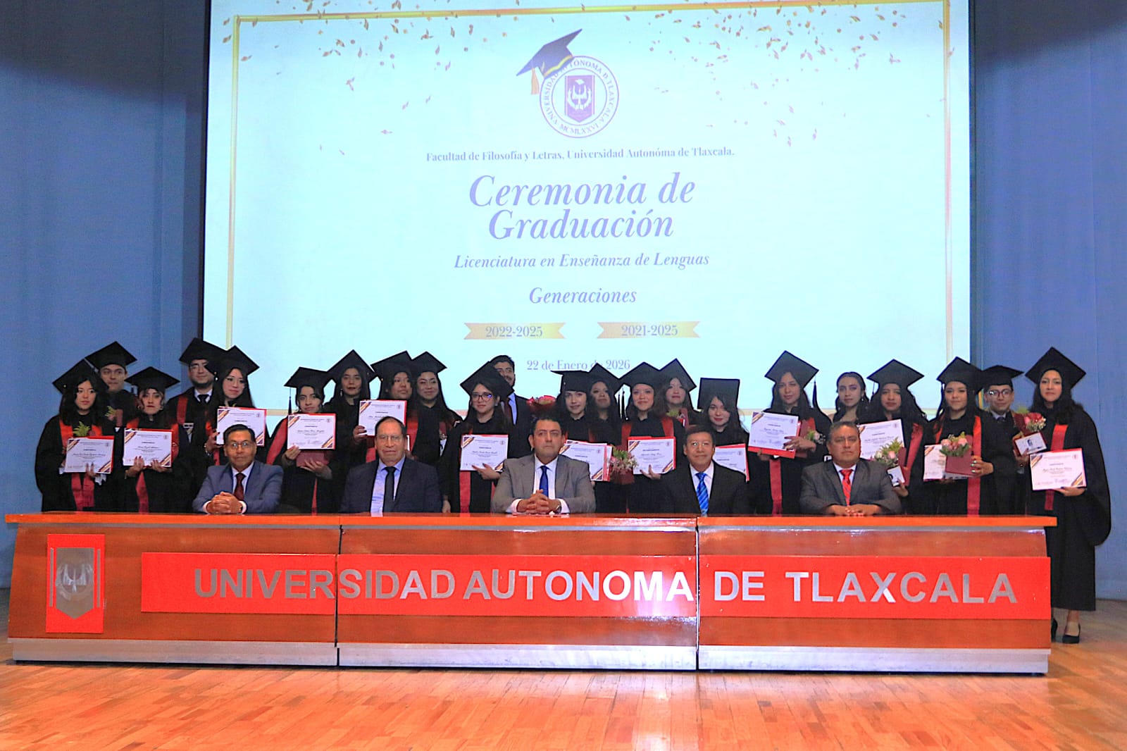 La UATx celebra la graduación de nuevos profesionistas en Enseñanza de Lenguas